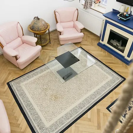 Apartment Zestrea *